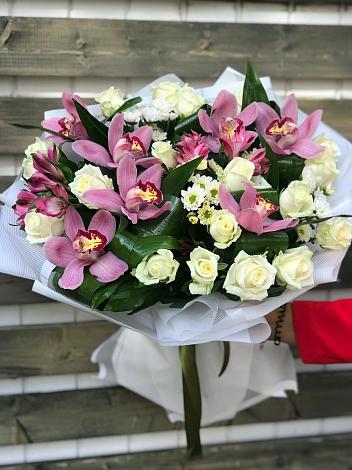 Букет цветов из: Розы и Хризантемы в Сысерти