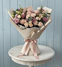 Букет цветов из:  Розы и Лизиантусы в Сысерти