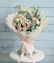 Букет цветов из:  Розы и Лизиантусы в Сысерти