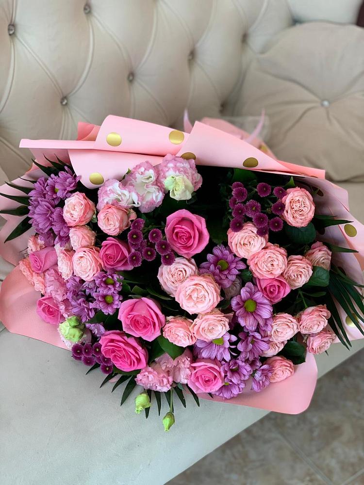 Букет цветов из: Хризантемы, Розы и Лизиантусы в Сысерти