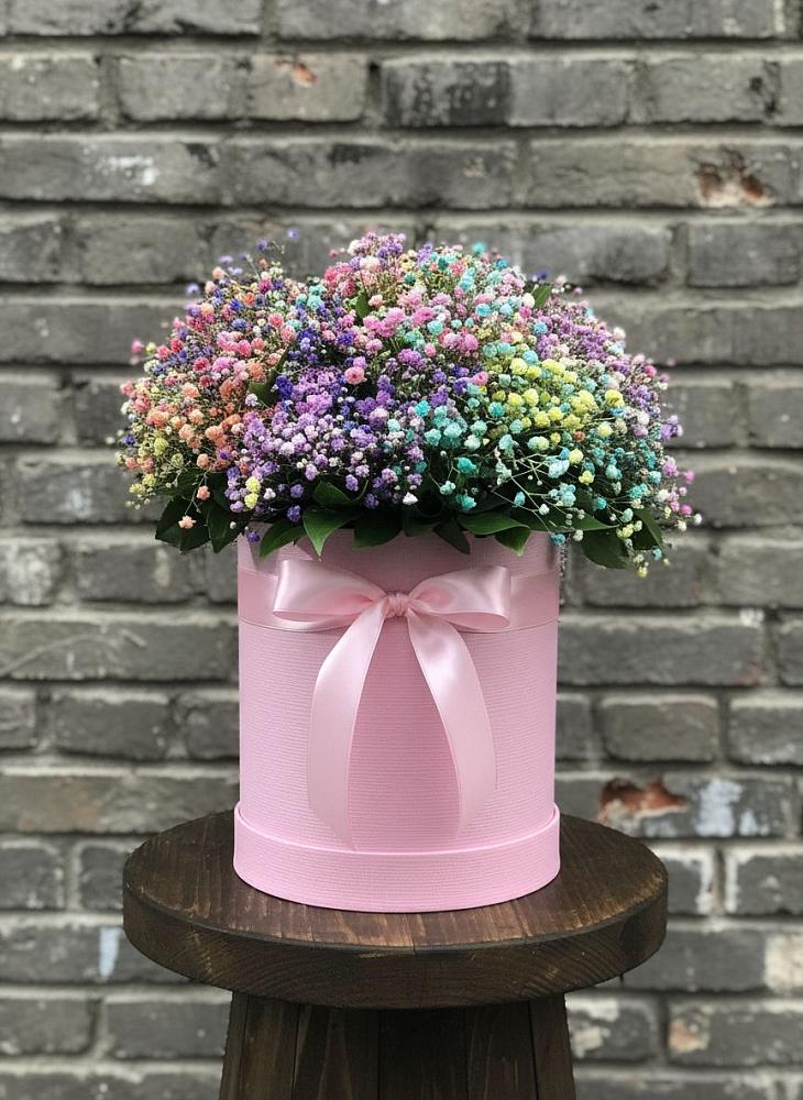 Цветочная композиция из Гипсофила и Розы в шляпной коробке в Сысерти
