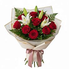 Букет цветов из:  Лилии и Розы в Сысерти