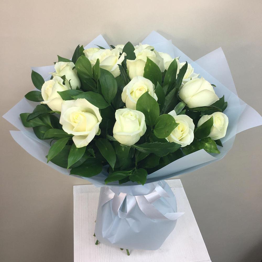 Букет 15 Белых роз Проуд в Сысерти