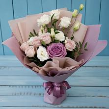 Букет цветов из:  Розы и Лизиантусы в Сысерти