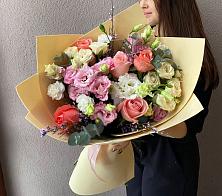 Букет цветов из:  Розы, Лизиантусы и Гвоздики #REPLACE_PRED# Сысерти