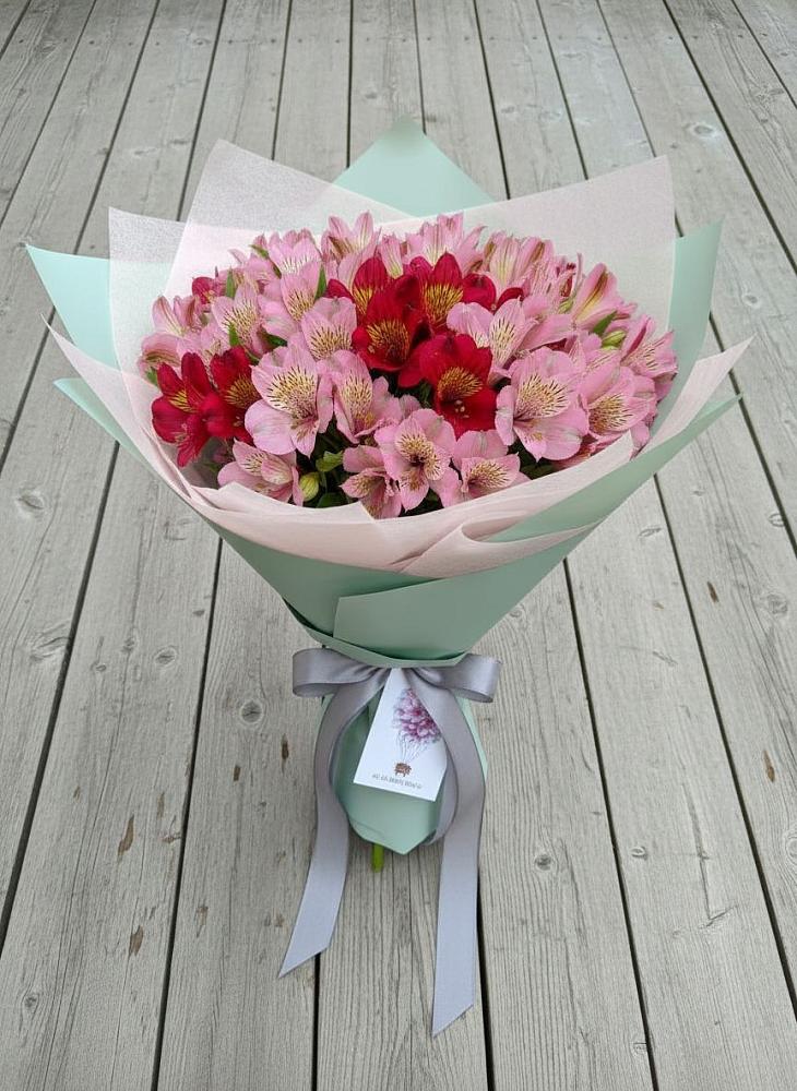 Букет цветов из: Альстромерии в Сысерти
