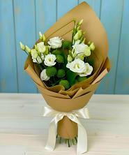 Букет цветов из:  Хризантемы и Лизиантусы в Сысерти