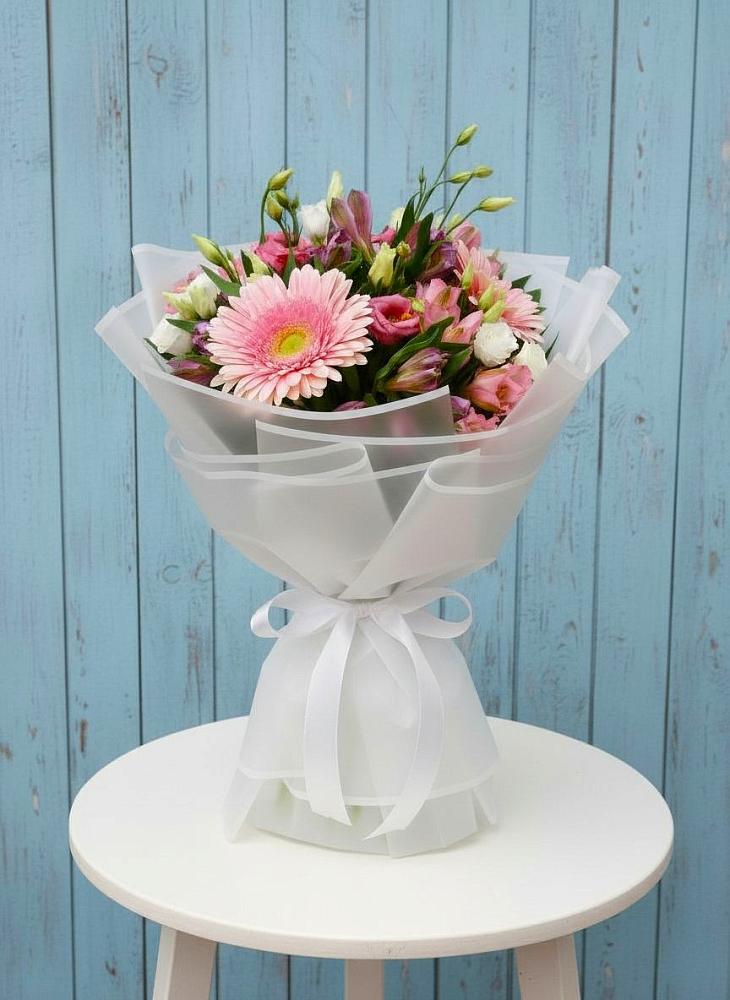 Букет цветов из: Герберы, Альстромерии и Лизиантусы в Сысерти