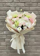 Букет цветов из:  Гвоздики, Розы, Лизиантусы и Хризантемы #REPLACE_PRED# Сысерти