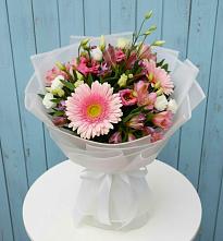Букет цветов из:  Герберы, Альстромерии и Лизиантусы в Сысерти